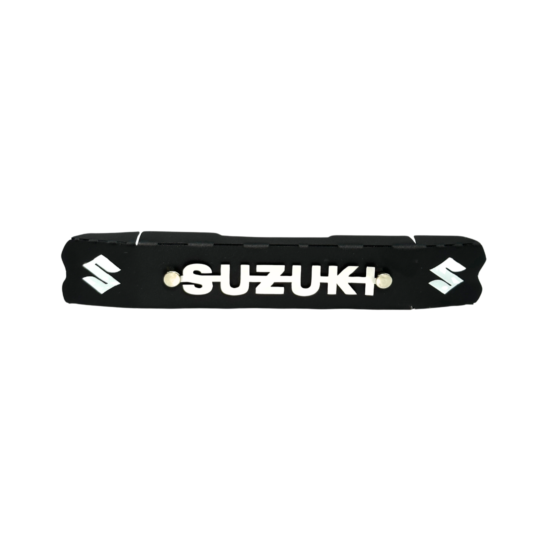 Emblema frontal Suzuki 125 negra