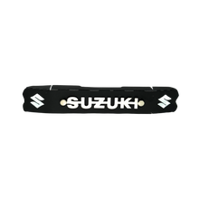 Emblema frontal Suzuki 125 negra